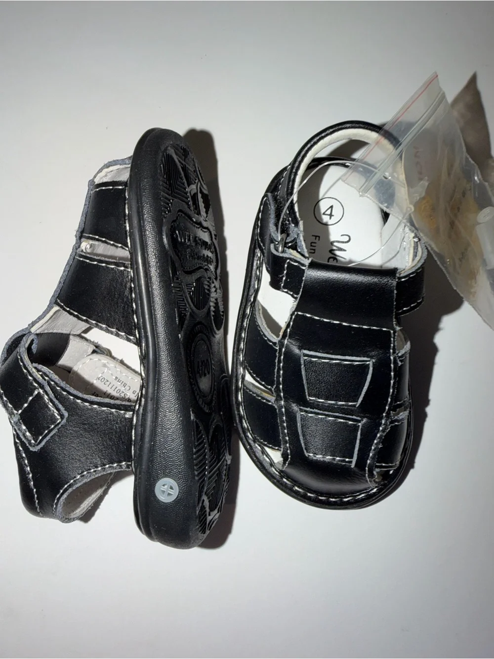 NWT Wee Squeak Black Leather Squeaker Fisherman Sandals | Toddler Size 4